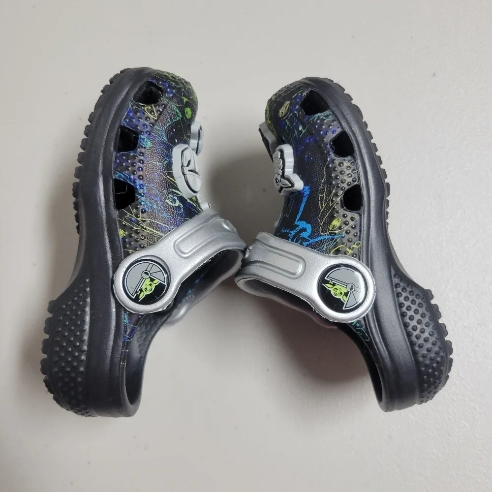 CROCS The Mandalorian The Child Toddler Size C4.